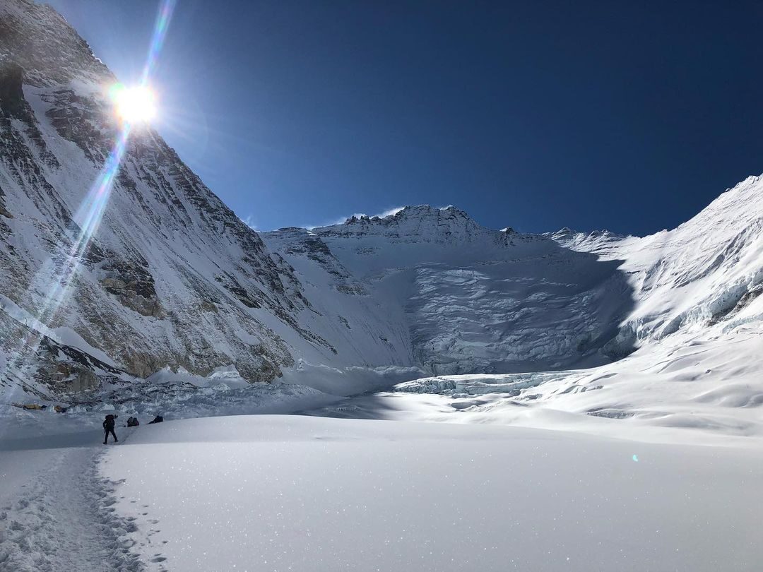 High-altitude expedition on Mount Everest with sunburst – American Pipe Dream Supply™ field photo